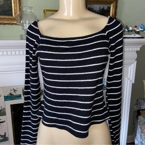 SADIE & Sage midriff sweater with full length sleeves and true square neckline.